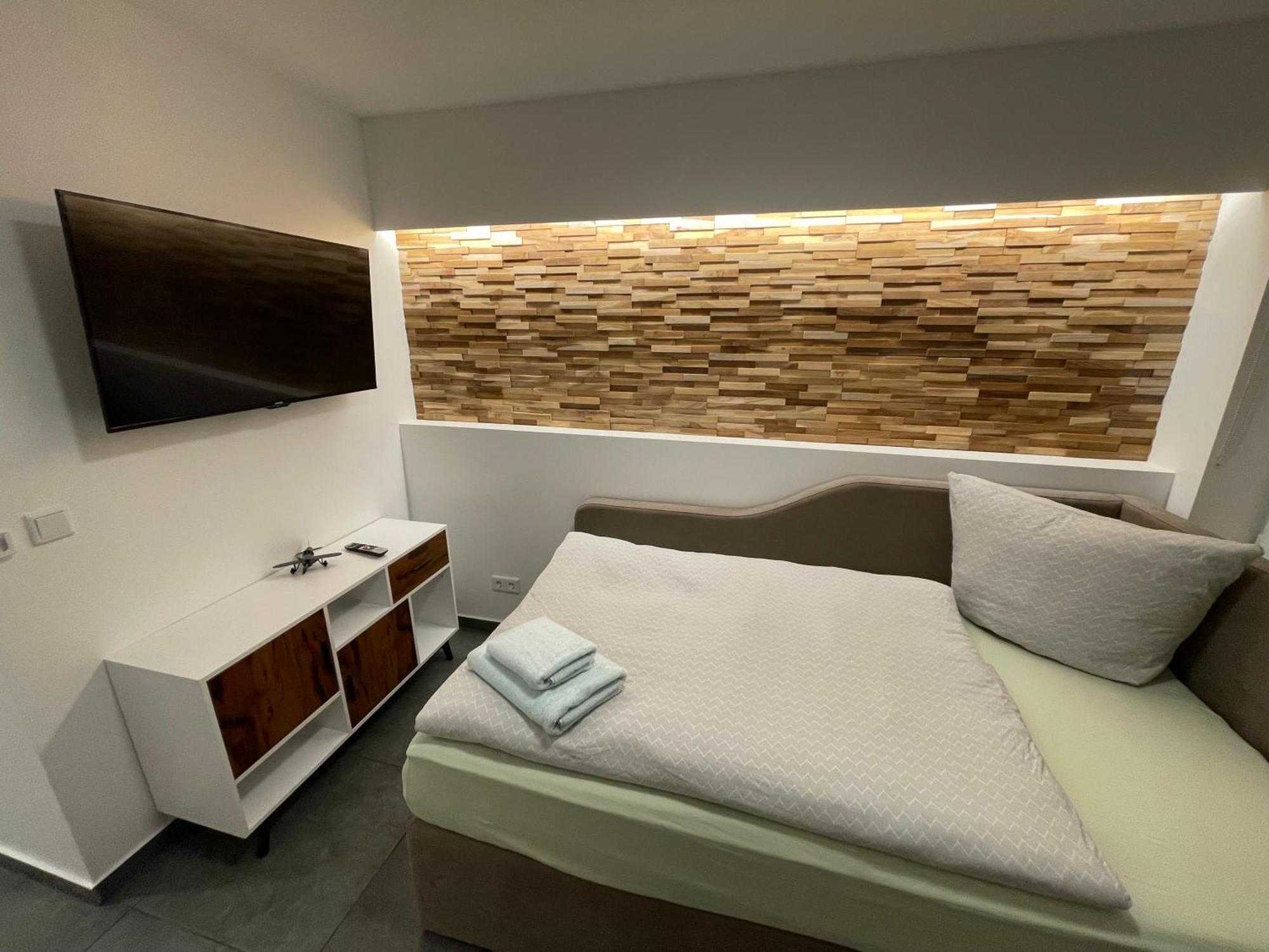 Aviators Guest House - Premium Room 施特劳斯贝格 外观 照片